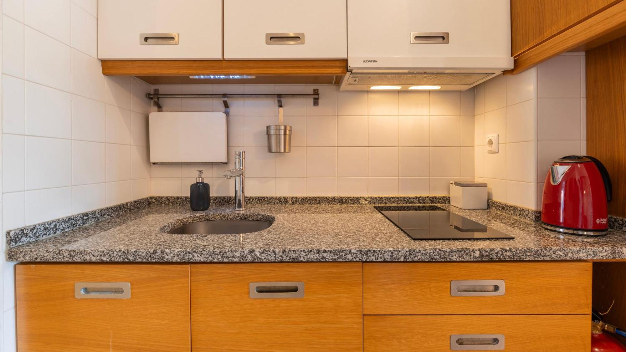 Sunny Design Apt In Praca Das Flores By Lovelystay Lisboa المظهر الخارجي الصورة